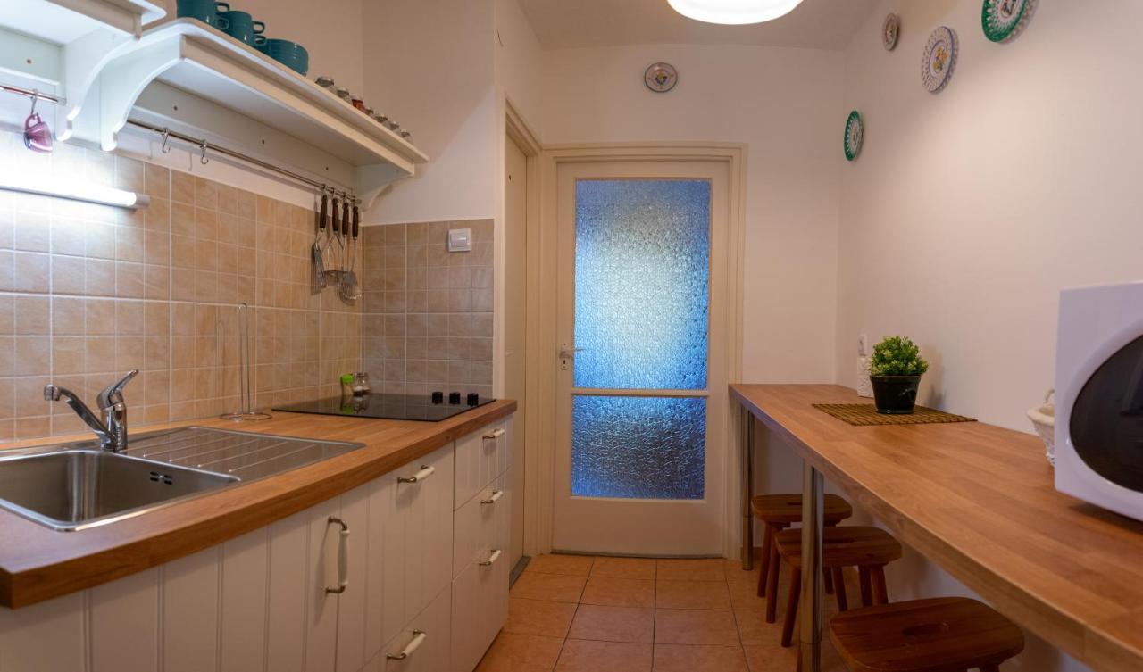 Helikon 32 Apartman Кестели Екстериор снимка