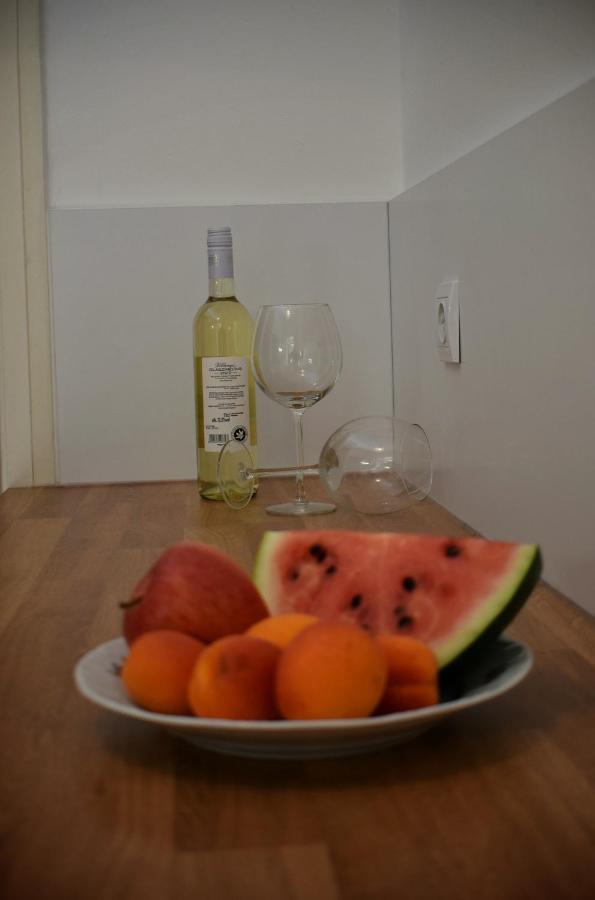 Helikon 32 Apartman Кестели Екстериор снимка