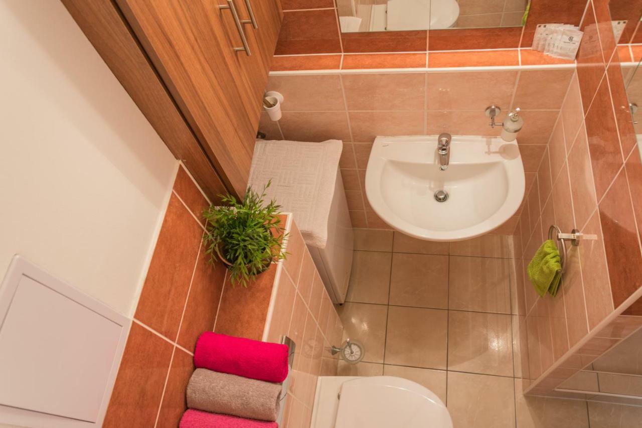 Helikon 32 Apartman Кестели Екстериор снимка